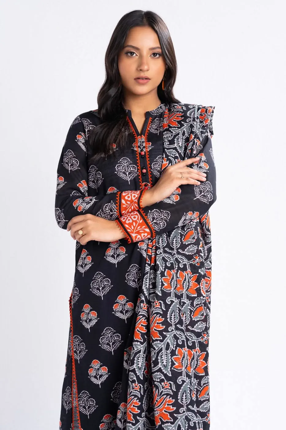 3 Piece Printed Khaddar Suit With Light Khaddar Dupatta