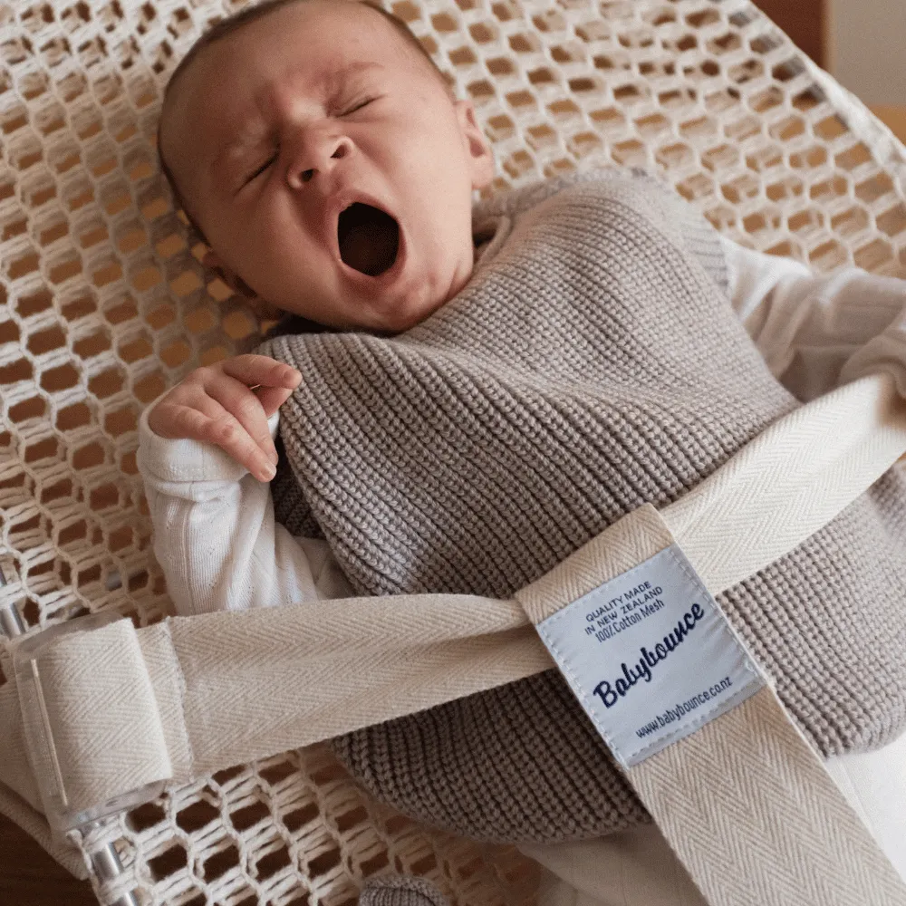 Baby bouncer - Crocheted cotton - Adjustable harness