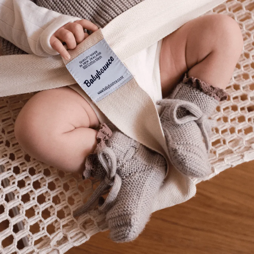 Baby bouncer - Crocheted cotton - Adjustable harness