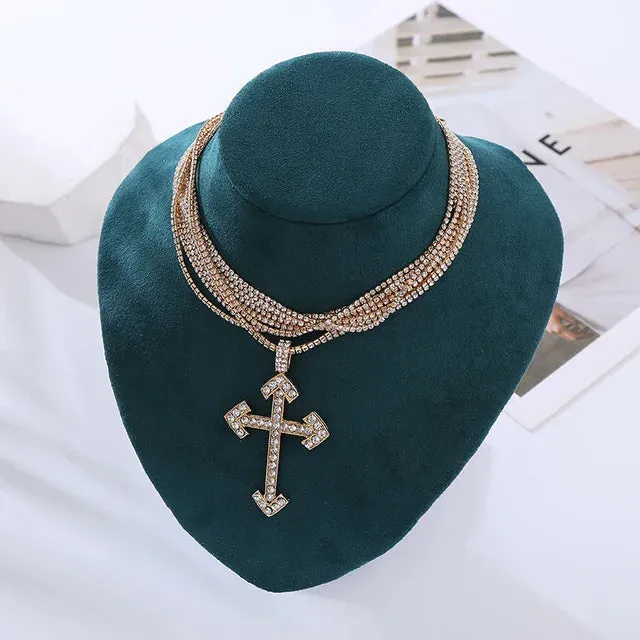 CROSSED Necklace