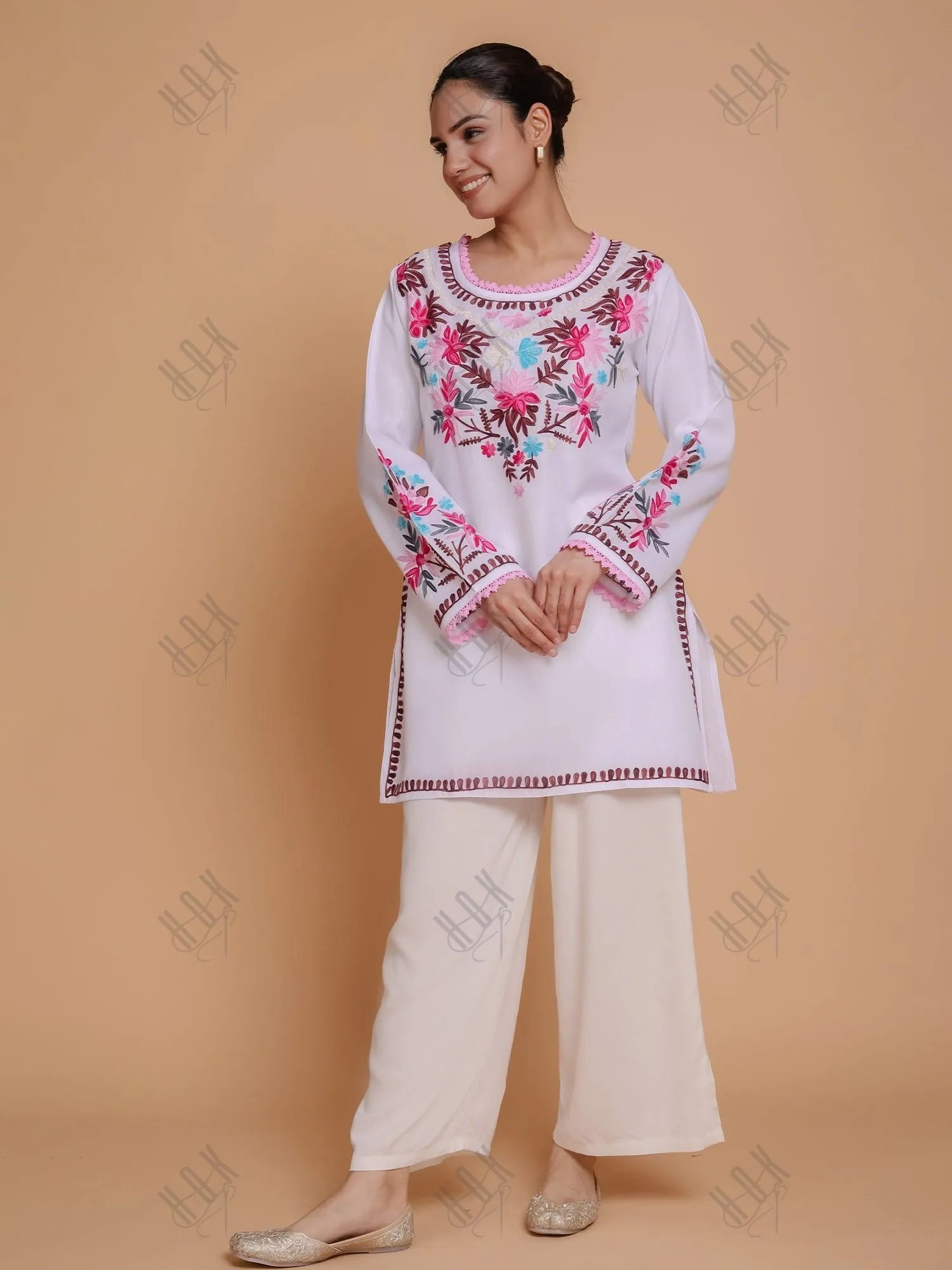 Falak Kashmiri Short Kurta - White