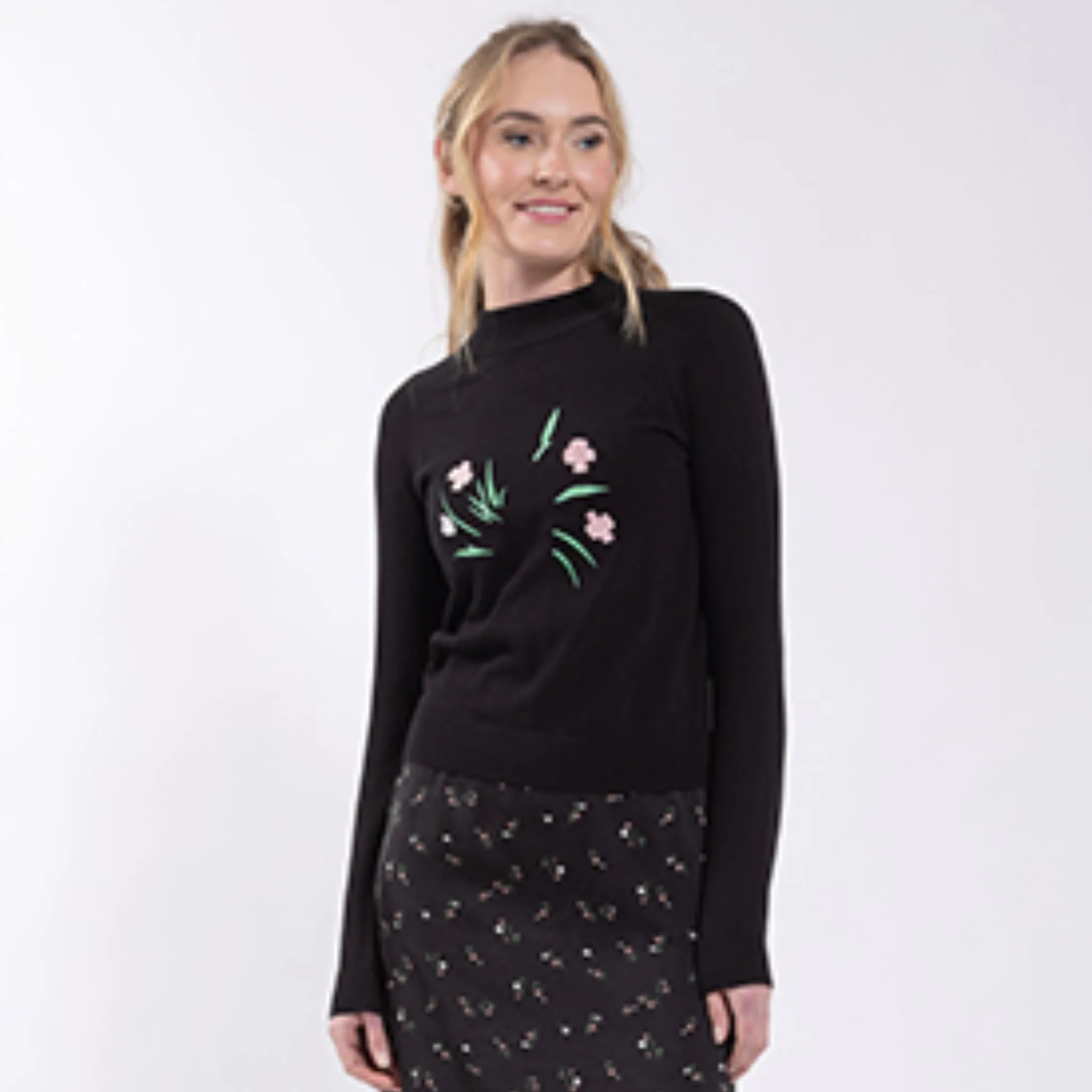 Flower Embroidered Crewneck