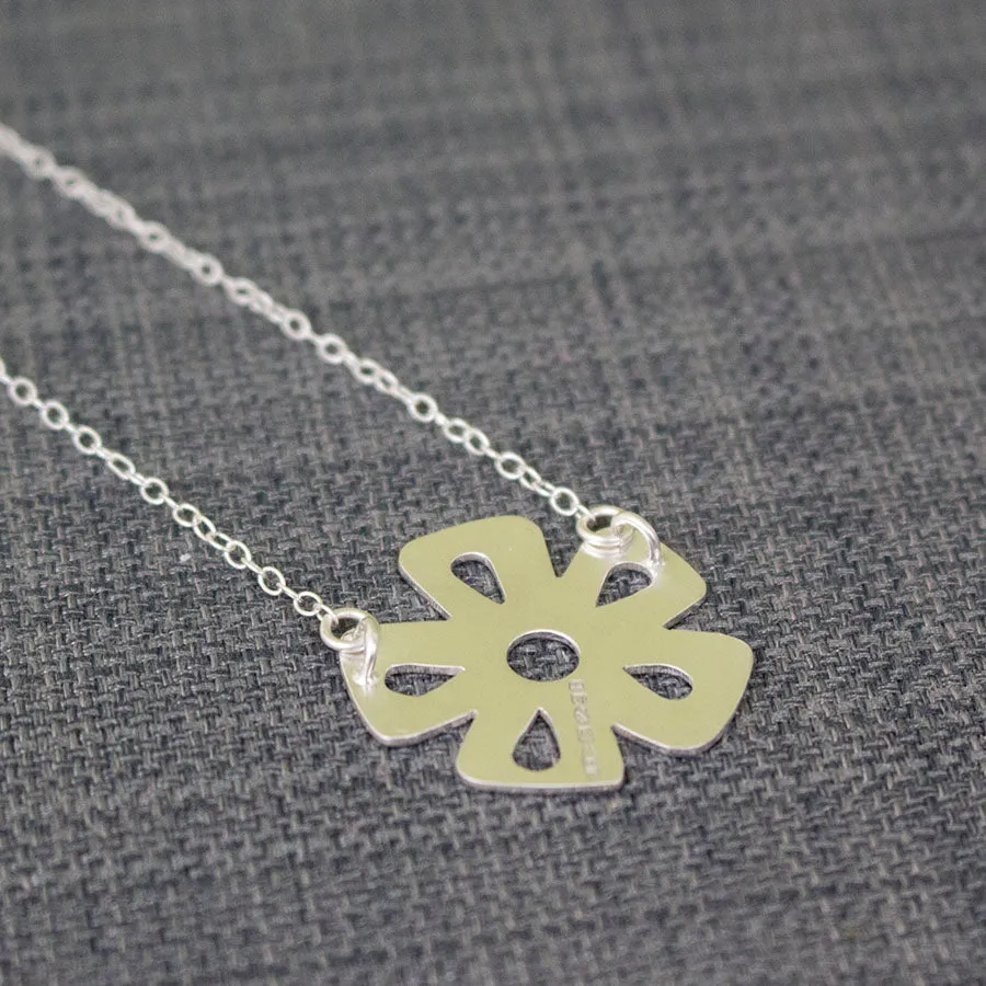 Small Daisy Necklace